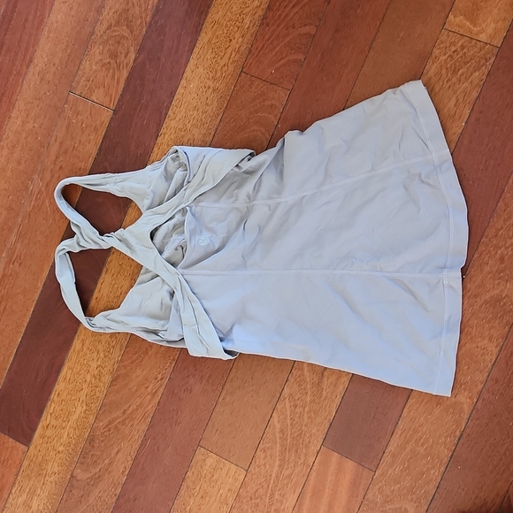 Lululemon tank - Picture 2 of 4